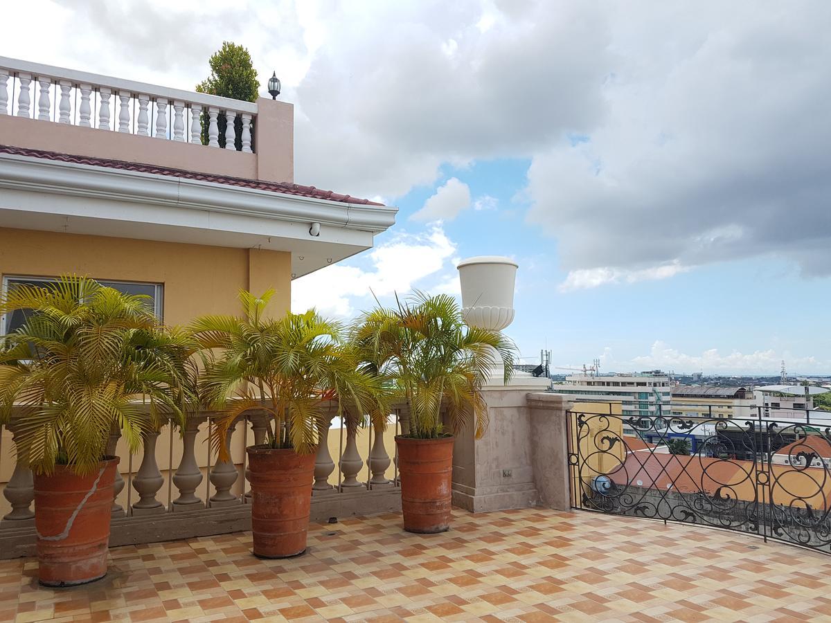 Sophia Suites Residence Hotel Cebu Exterior foto